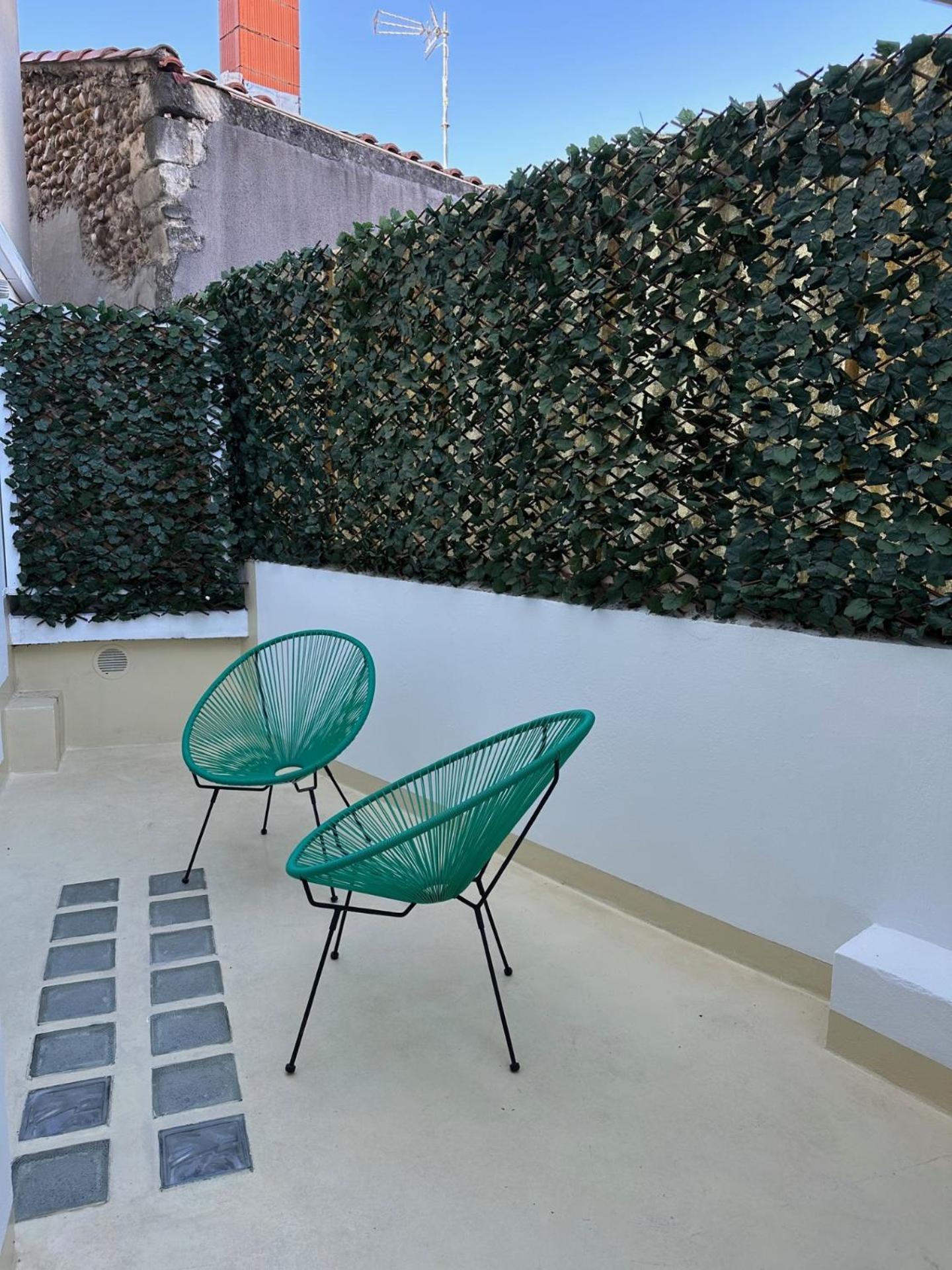 Eyragues Charmant Appartement 3 Chambres Et Terrasse المظهر الخارجي الصورة